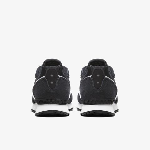 Nike Venture Runner Men's Shoes view 2